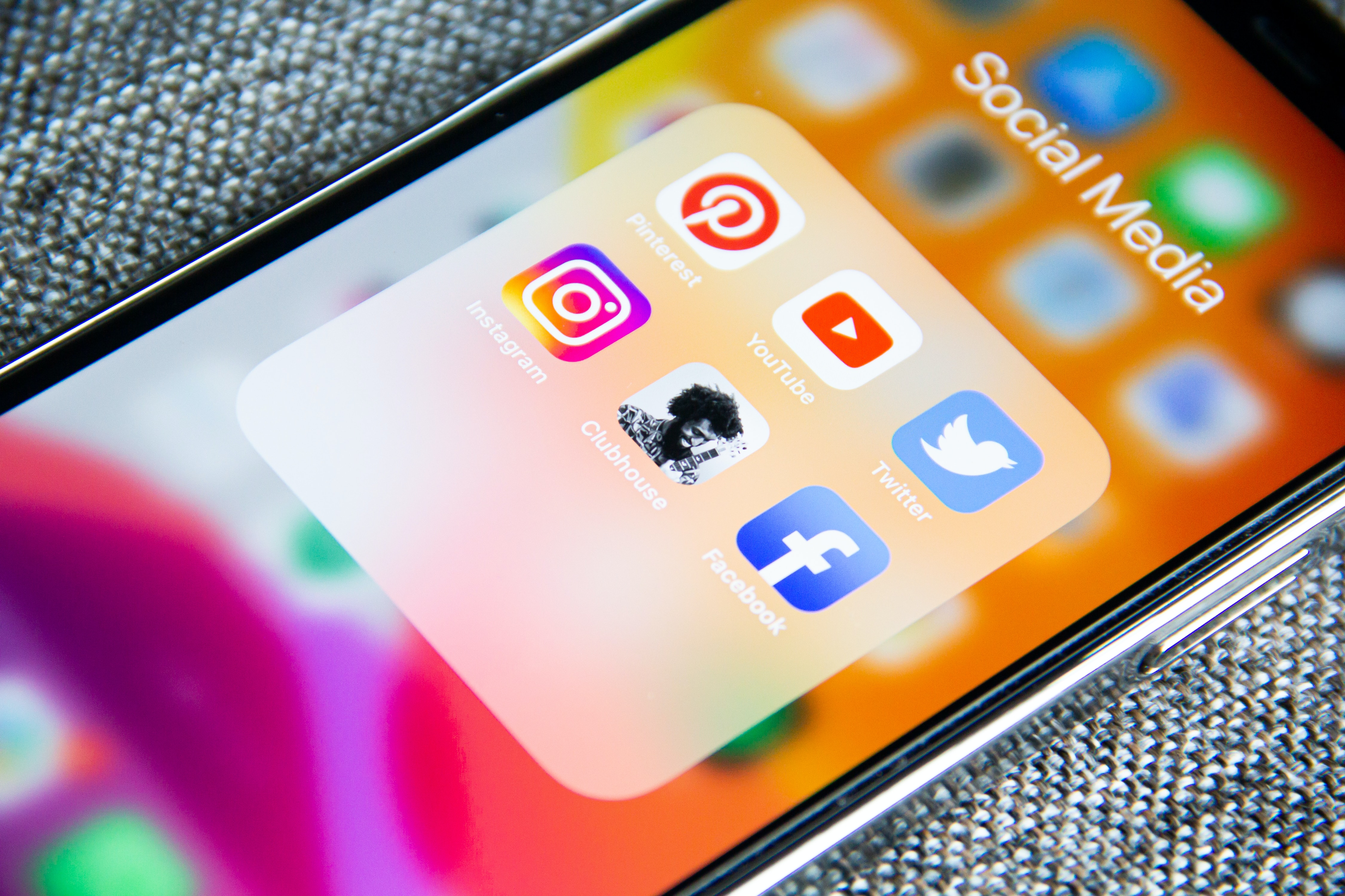 New research exposes the dark side of social media influencers ...