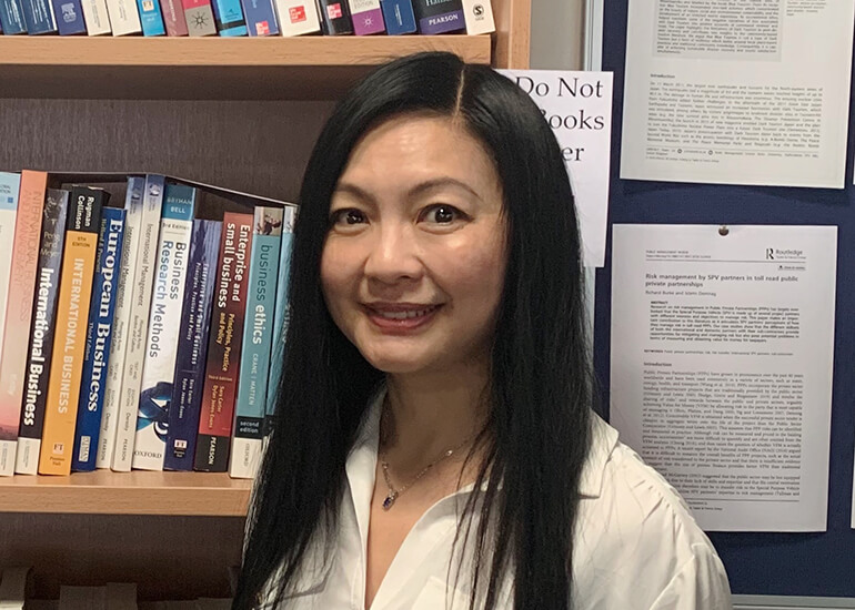 Yiwen Lin University of Portsmouth