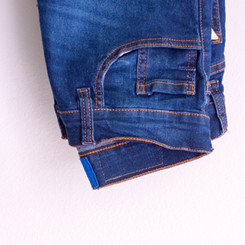 Denim jeans photo by Mica Asato, Pexels