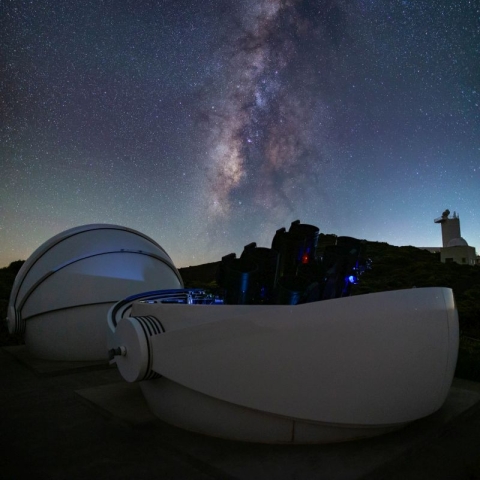 GOTO domes on La Palma, with Milky Way. Image © Krzysztof Ulaczyk (2021). 