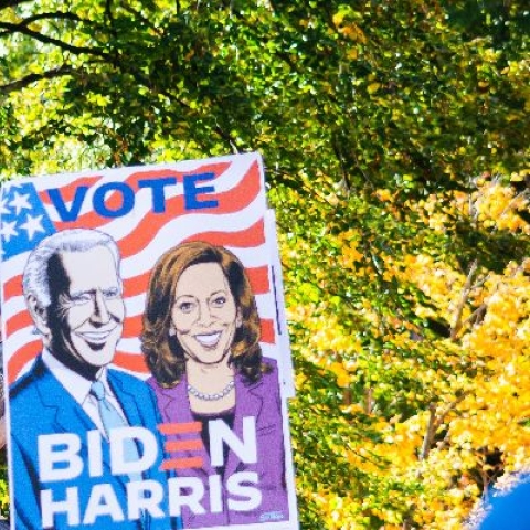 Voting sign with bidden and Harris - Photo by Gayatri Malhotra on Unsplash