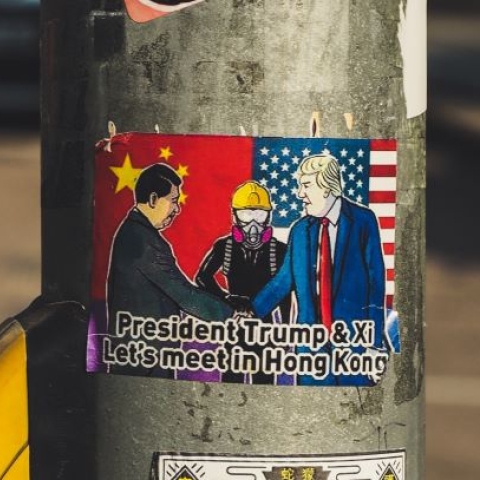Illustration of president Xi Jinping and Trump shaking hands - Photo by Jack Hunter on Unsplash