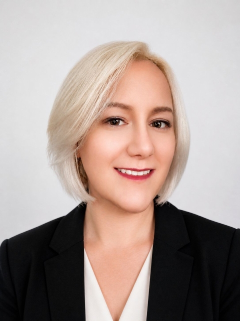 Kirsten Rae Charlotte Farrell Portrait