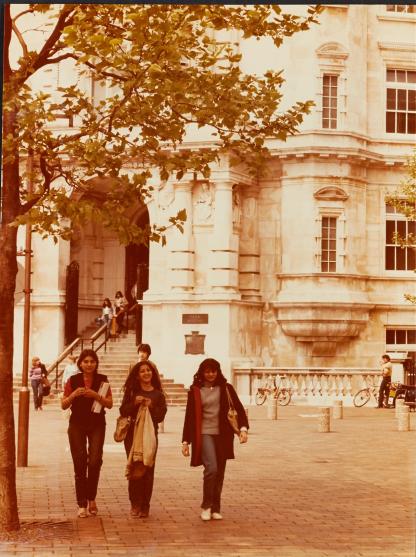 Students outside of Park Building in the 1990s