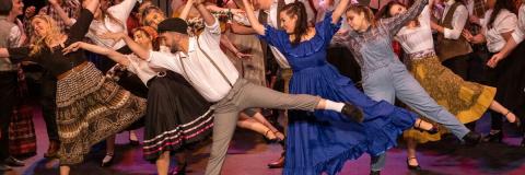 music-theatre-students-performing