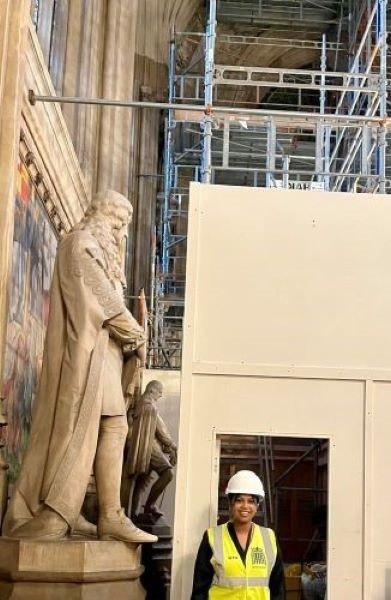 Rut in St. Stephen's Hall