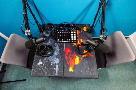 Microphone and recording room 